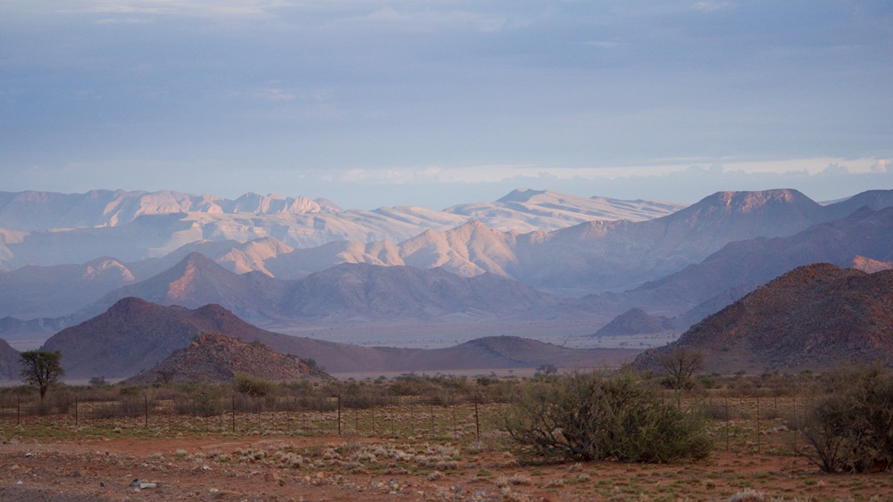 E382: Mercredi 15 Février // Quelque part sur la piste – Sesriem (+11km)